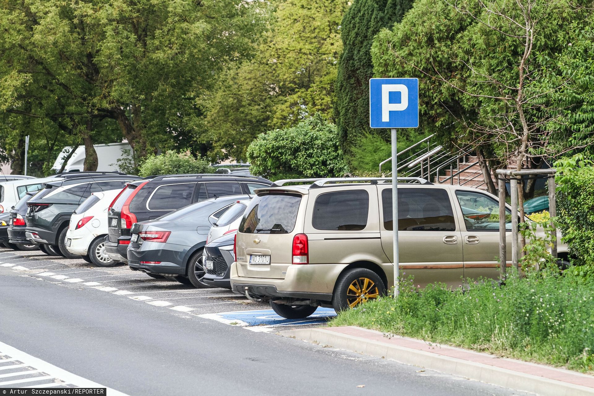 Jesteś stąd, to płacisz mniej. Nowe zasady parkowania podzieliły gminy