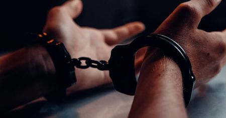 Sztuczna inteligencja zawiodła. Niewinny mężczyzna trafił przez nią do aresztu