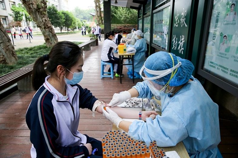 Do zachorowań na COVID-19 doszło między innymi w Wuhan