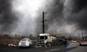 "Znaczna zmienność rynków". Ekonomista ocenia skutki wystrzału cen ropy