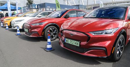 Pojechałem elektrykiem na zlot mustangów, ale to zupełnie inny model robił furorę