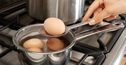 Nie pomijaj tej czynności. Jajka nie będą pękać w czasie gotowania