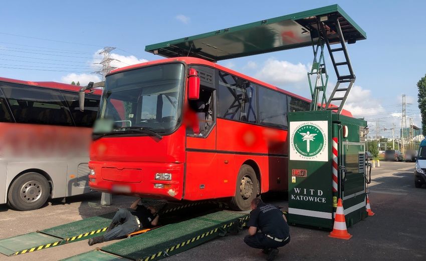 Mobilne stacje kontroli miały być w każdym województwie. Od słów do czynów jest jednak daleka droga