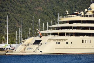 W "raju dla oligarchów" nie ma pracy. To przez sankcje UE