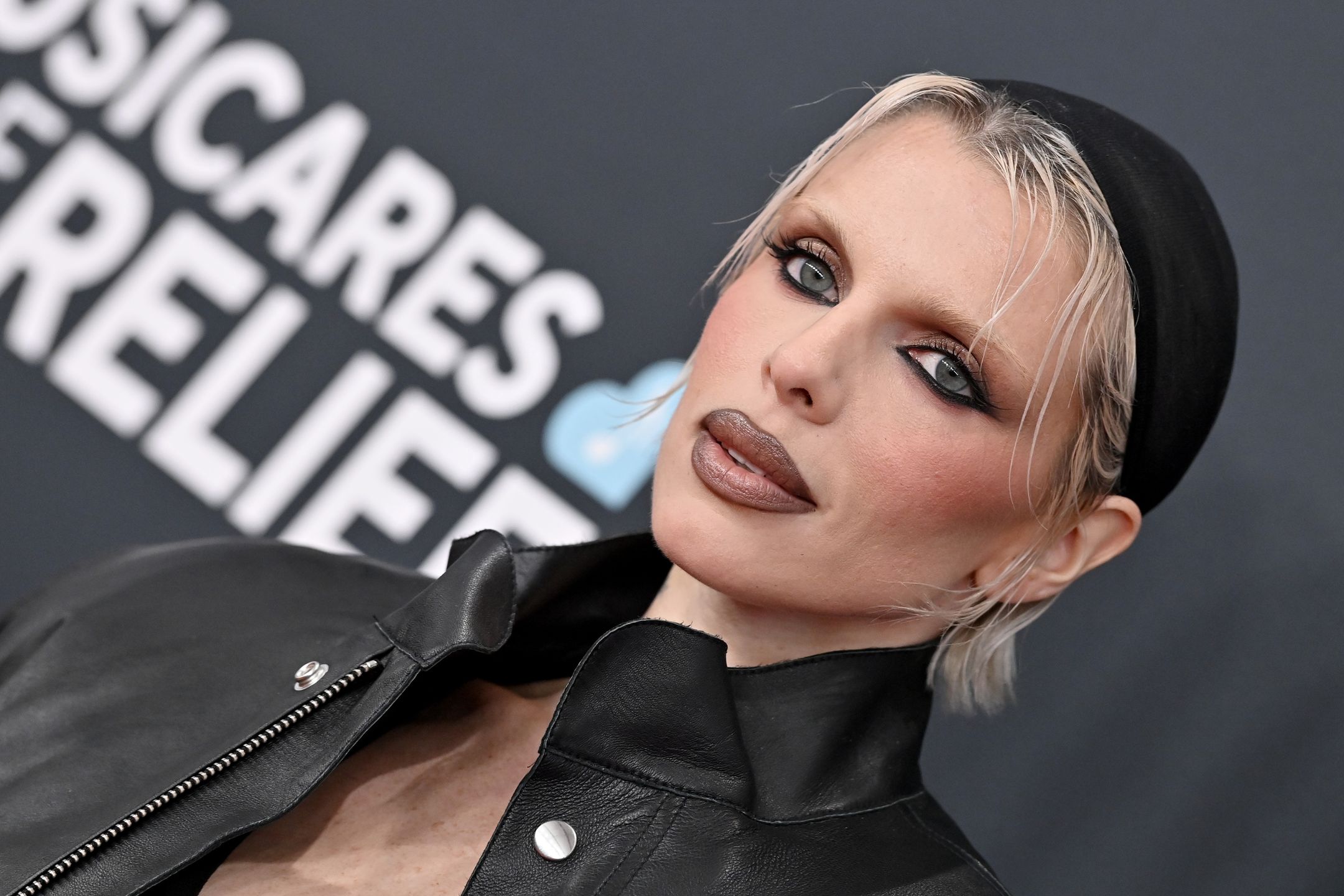 LOS ANGELES, CALIFORNIA - FEBRUARY 02: (FOR EDITORIAL USE ONLY) Julia Fox attends the 67th GRAMMY Awards at Crypto.com Arena on February 02, 2025 in Los Angeles, California. (Photo by Axelle/Bauer-Griffin/FilmMagic)