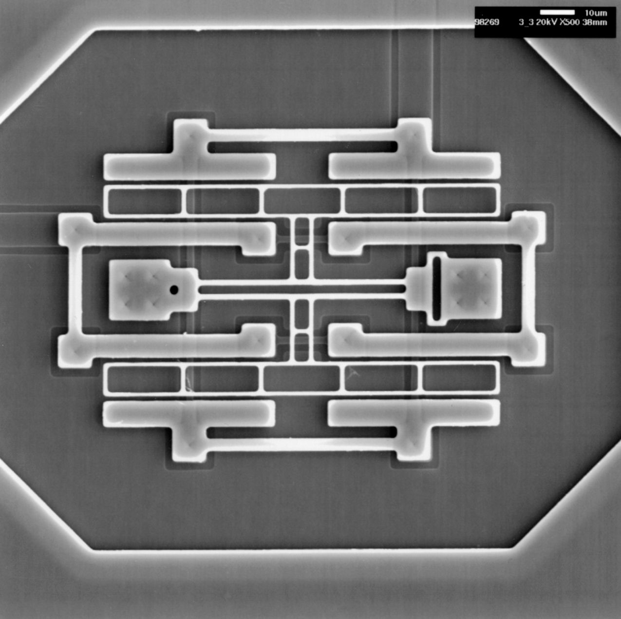 prototyp oscylatora MEMS, Sandia National Laboratories, 1998