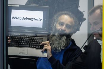 Zabił sześć osób na jarmarku bożonarodzeniowym. Takie sceny na procesie