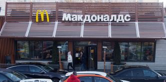 McDonald's wstrzymał działalność w Rosji, ale nie całkiem. Placówki franczyzowe pracują w najlepsze