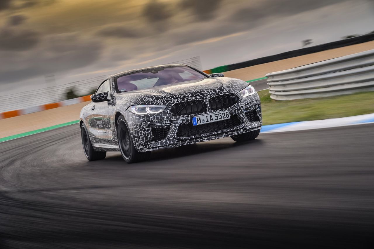 BMW M8 na ostatniej prostej przed produkcją. Znamy moc silnika