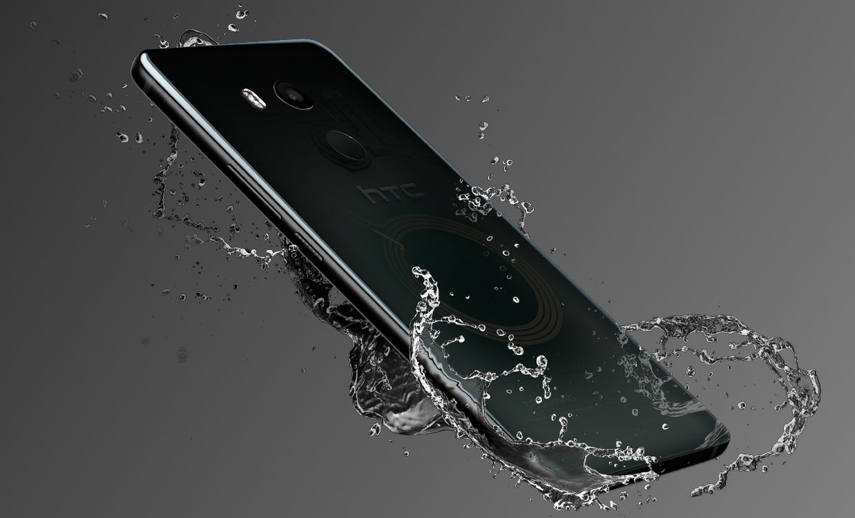 HTC U11+ oficjalnie. Większy, lepszy, ładniejszy, głośniejszy i wytrzymalszy 3