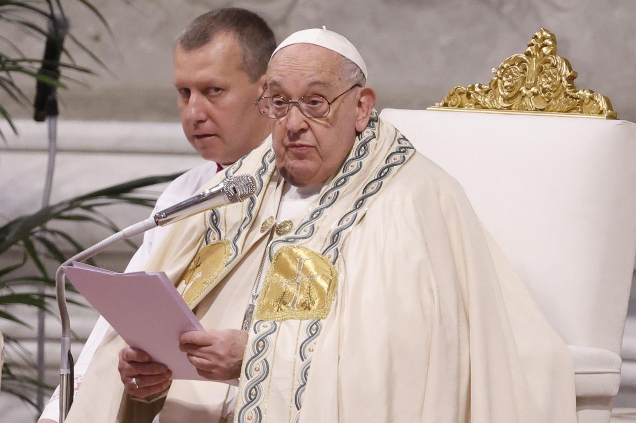 Papież Franciszek apeluje o zawieszenie broni. "Módlmy się dalej"