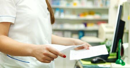Klarytromycyna – wskazania, leki, przeciwwskazania i skutki uboczne