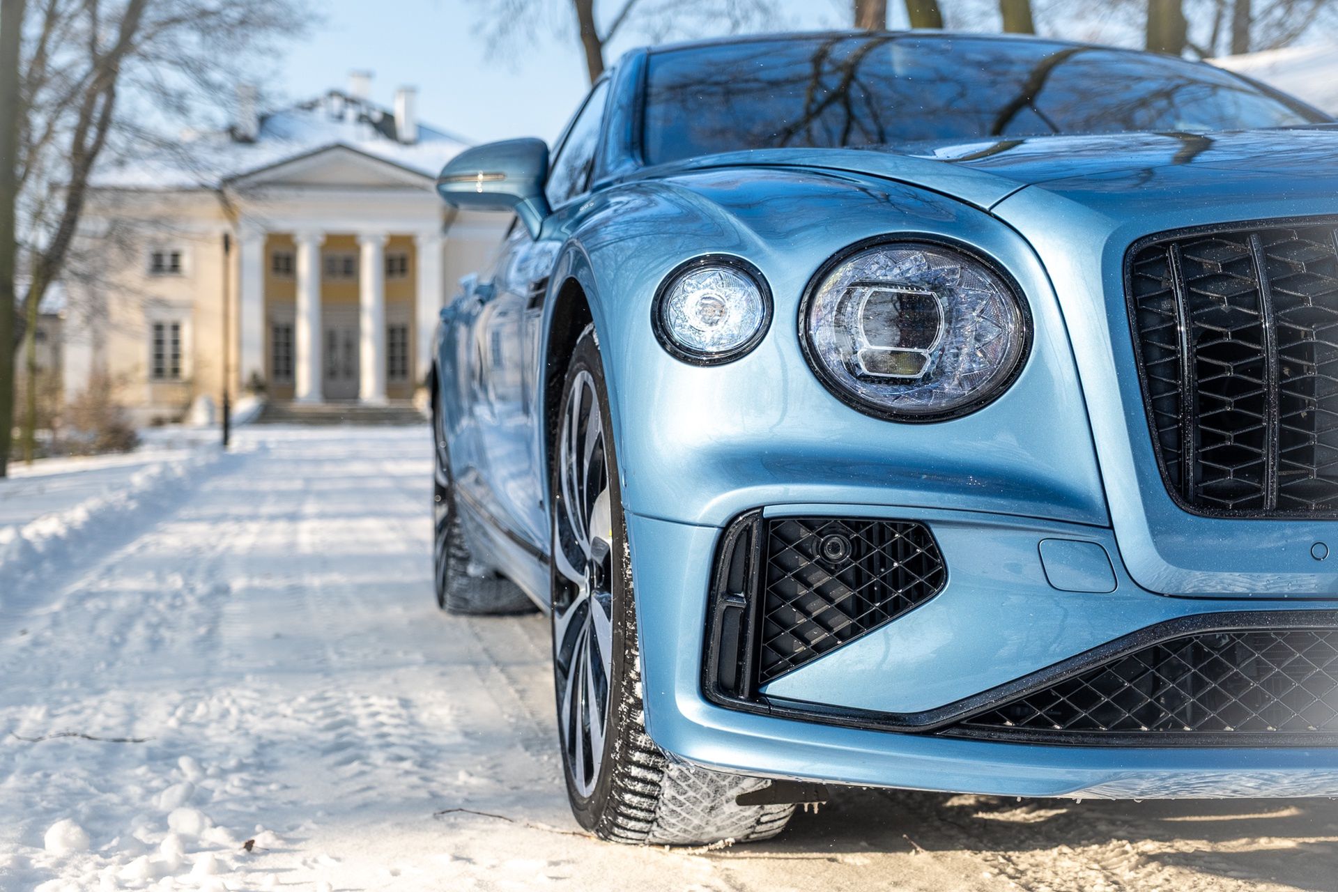 Bentley Flying Spur Azure (2026)