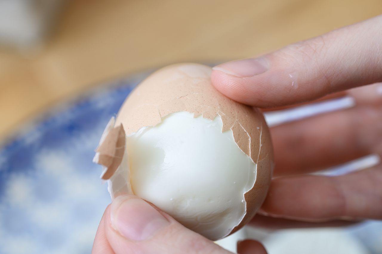 Eggs cannot always be peeled perfectly.