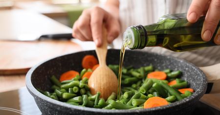 Eksperci zalecają te produkty. Obniżają cholesterol i wspierają serce