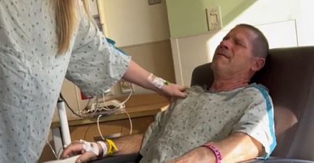 Rozpłakał się, gdy dowiedział się, kto mu oddał nerkę. Nagranie wzrusza