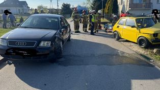 Koprzywnica: Zderzenie "Malucha" i Audi. Jedna osoba w szpitalu