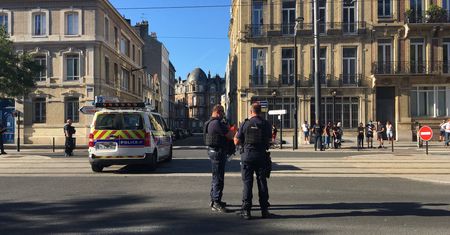 Napad na bank we Francji. Napastnik wziął sześciu zakładników