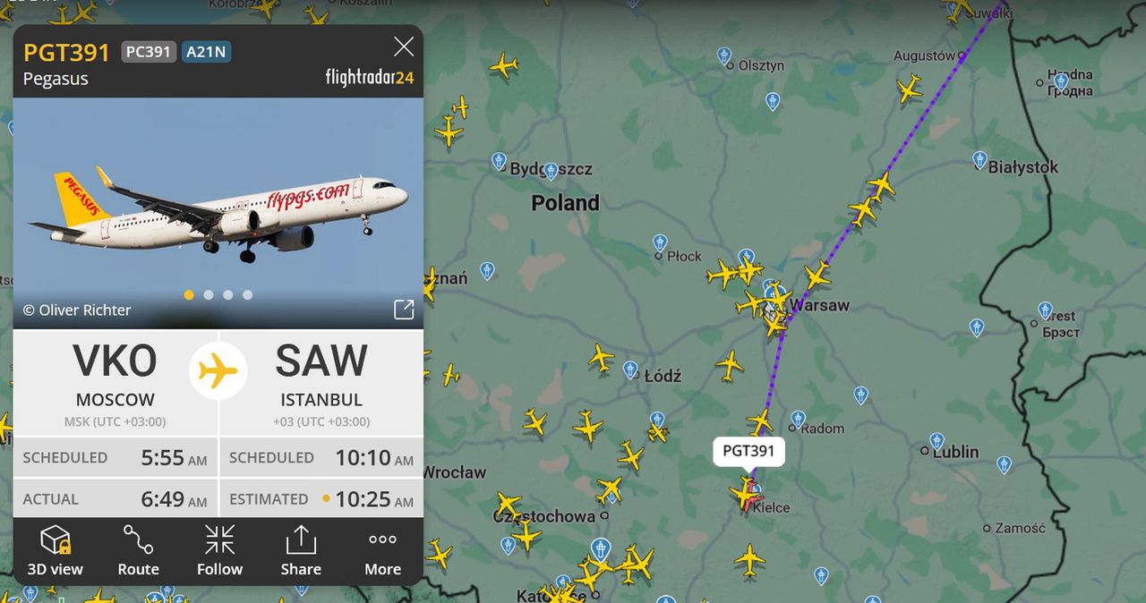Samoloty cywilne z Moskwy leciały przez Polskę. Mimo zamkniętej strefy