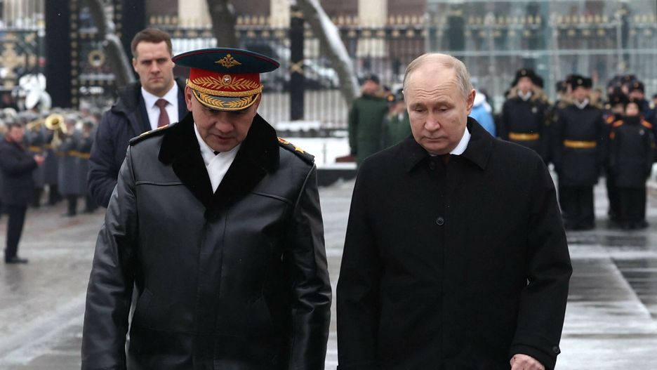 Dzie? Obro?cy Ojczyzny w Rosji
In this pool photograph distributed by Russian state agency Sputnik, Russia's President Vladimir Putin and Defence Minister Sergei Shoigu attend a wreath-laying ceremony at the Tomb of the Unknown Soldier by the Kremlin Wall to mark the Defender of the Fatherland Day in Moscow on February 23, 2024. (Photo by Alexander KAZAKOV / POOL / AFP)
ALEXANDER KAZAKOV