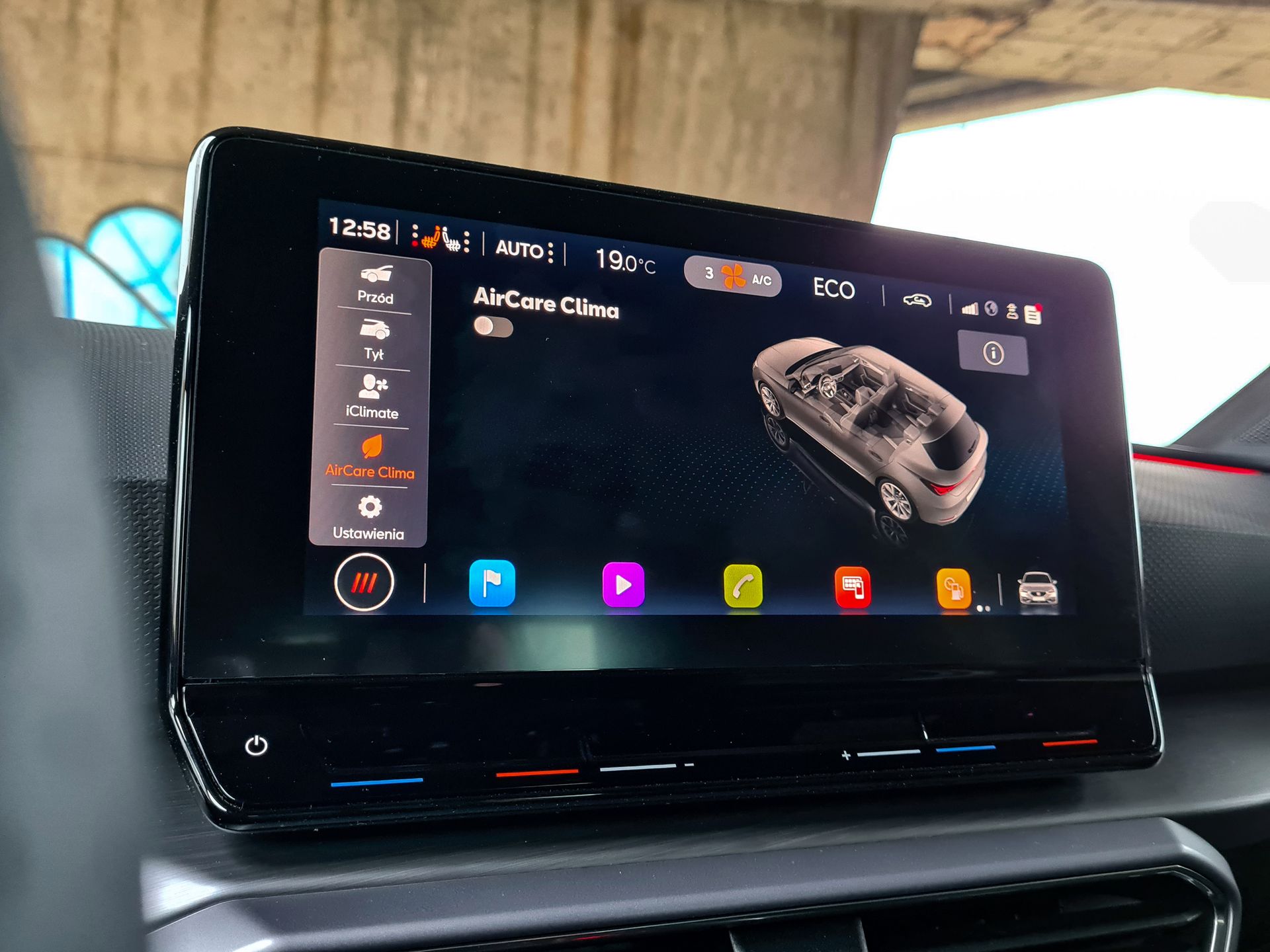 Seat Leon e-HYBRID: System zarządzania energią i sterowanie dotykowe 21