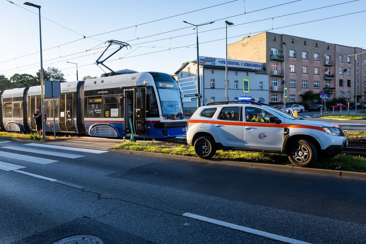 Bydgoszcz: Wjechał hulajnogą pod tramwaj, dostał 1020 zł mandatu