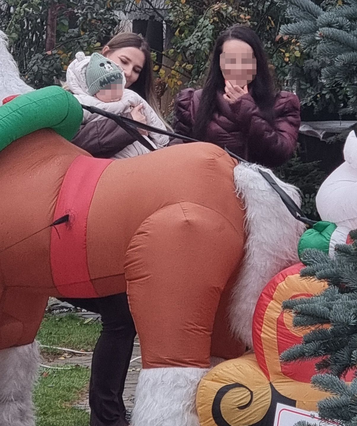 Faustyna Martyniuk na świątecznym shoppingu z siostrą i synkiem