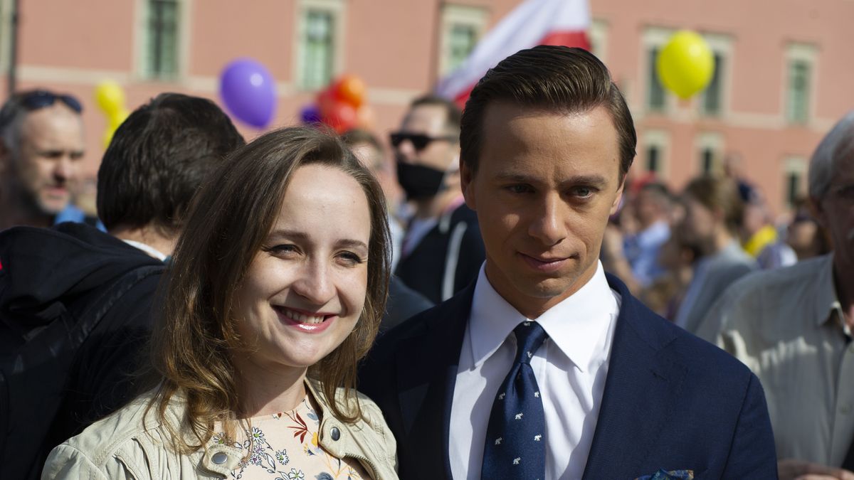 Polish MP, vice-chairman of the far-right political party Konfederacja (Confederation) Krzysztof Bosak (C) and his wife Karina Bosak (L) pose for a photo on September 20, 2020 in Warsaw, Poland. Several thousands people took part in a pro life march under the slogan ''Together we defend the family'', to demonstrate against abortion and to defend family and catholic values in response to the latest civil disobedience actions from the LGBT and leftists activists. The demonstration has also seen the partecipation of Polish president Andrzej Duda. (Photo by Aleksander Kalka/NurPhoto via Getty Images)