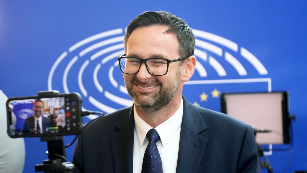 Pierwsza sesja plenarna nowego Parlamentu Europejskiego
Fot. Wojciech Olkusnik/East News, Francja, Strasburg, 16.07.2024. Pierwsza sesja plenarna nowego Parlamentu Europejskiego.
N/z: Daniel Obajtek
Wojciech Olkusnik