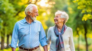 Seniorzy opanowali ulice Krakowa. XII Międzynarodowe Senioralia rozpoczęły się kolorową paradą