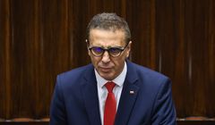 Poseł wywołał poruszenie, bo korzystał z inteligentnych okularów. "Mamy XXI wiek"