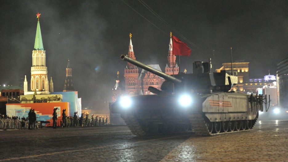 Czołg T-14 Armata na Placu Czerwonym w Moskwie