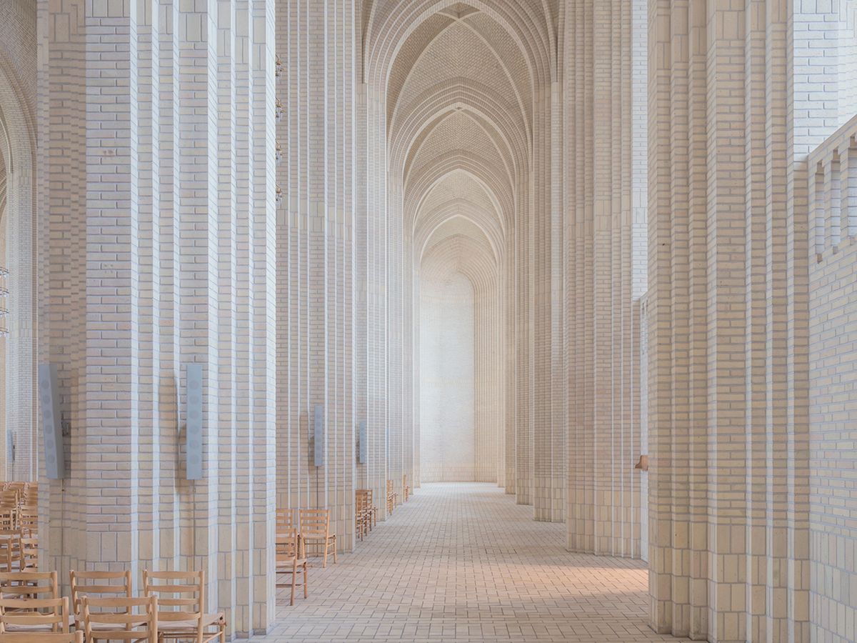 Zachwycające piękno architektury na zdjęciach Ludwiga Favre 9