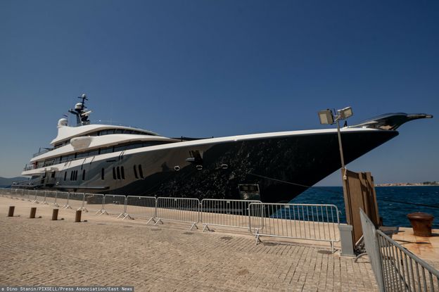 Sebastian Kulczyk zacumował u wybrzeży Chorwacji. Jacht jest wart PONAD PÓŁ MILIARDA ZŁOTYCH (ZDJĘCIA)