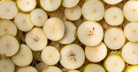 Zamiast banana, sięgnij po ten polski owoc. Ma więcej błonnika i robi porządek w jelitach