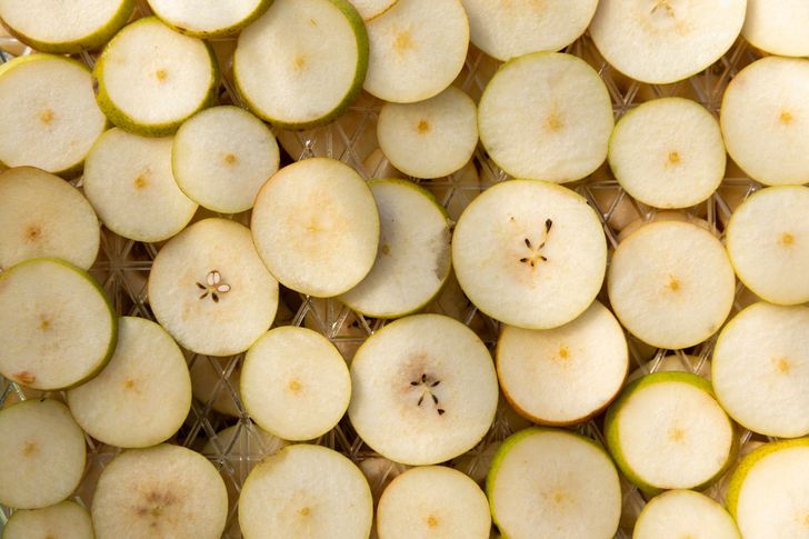Zamiast banana, sięgnij po ten polski owoc. Ma więcej błonnika i robi porządek w jelitach