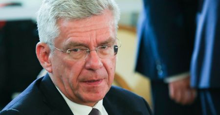 Karczewski o majątku Obajtka. "Nie inwestuje w wille we Włoszech"