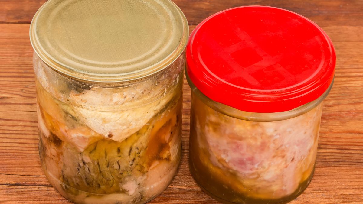 Wojskowa słonina ze słoika