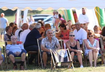 Grzmucin: Upalny festyn parafialny. Bawiły się tłumy mieszkańców
