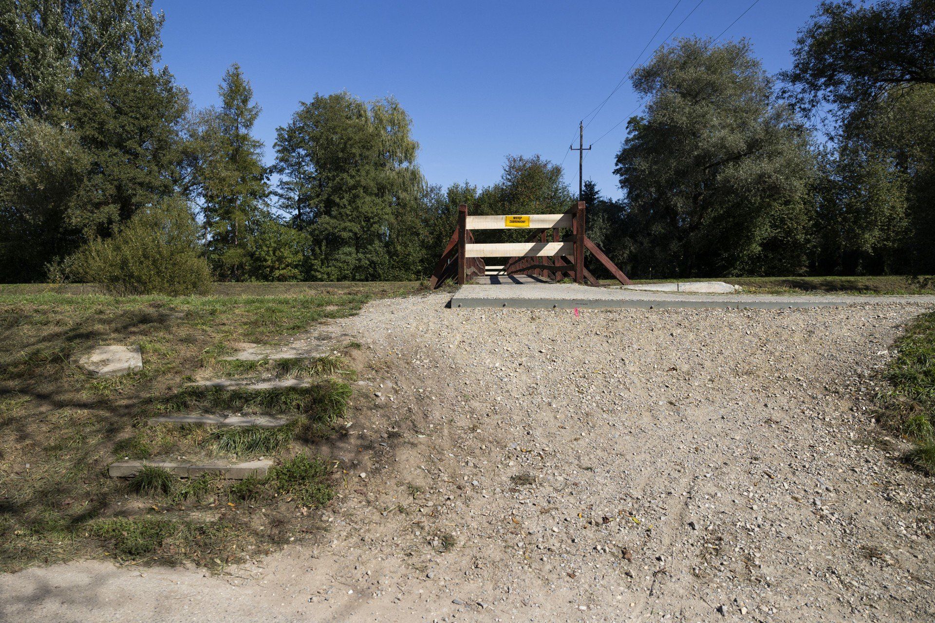 Zamknięta kładka nad Rudawą