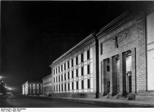 Frontowa ściana Nowej Kancelarii Rzeszy (Fot. Bundesarchiv.de)