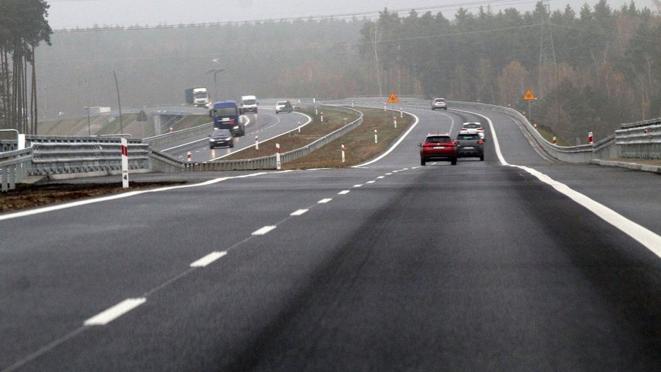 Kierowcy muszą liczyć się z utrudnieniami na skrzyżowaniu trasy A2 z drogą ekspresową S5 od strony Bydgoszczy. Powodem jest remont