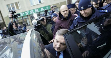 Doprowadzenie Zbigniewa Ziobry na komisję śledczą. Jest reakcja policji