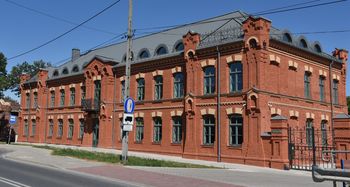 Miechów: Trwa poszukiwanie przyczyn zalania piwnic w nowej siedzibie Szkoły Muzycznej