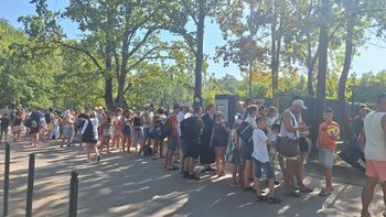 Łódź: Aquapark Fala oblężony. Trzy godziny czekania w kolejce po ochłodę