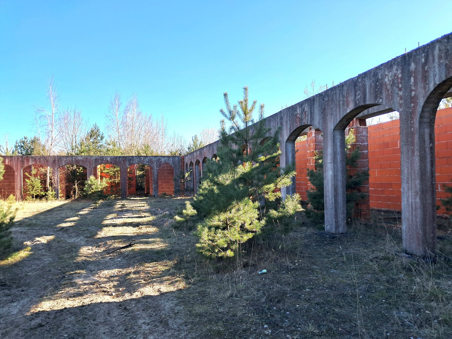 Natura i grafficiarze nieustannie zmieniają obraz tego miejsca