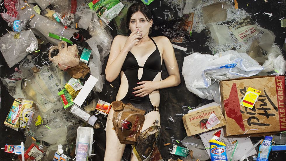 7 dni konsumpcji. Niezwykłe zdjęcia pokazują, ile śmieci produkujemy każdego tygodnia 1