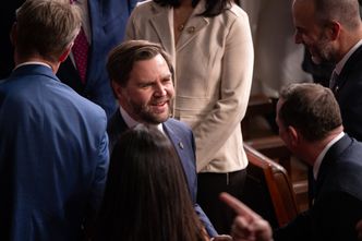 Administracja Trumpa blokuje fundusze zdrowotne dla Minnesoty. Vance grozi kolejnym stanom