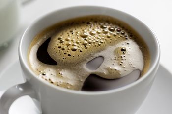 Dodaj maleńką szczyptę do kawy. Metabolizm ruszy z kopyta i tłuszcz zacznie się spalać