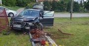 Kierowca audi potrącił rowerzystę, a następnie wjechał w ogrodzenie. W wypadku zginął 63-latek